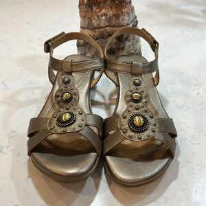 Naturalizer Comfort Leather Carlita Bronze Velcro Sandals Size 11